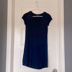 Gap navy blue V-neck pocket dress